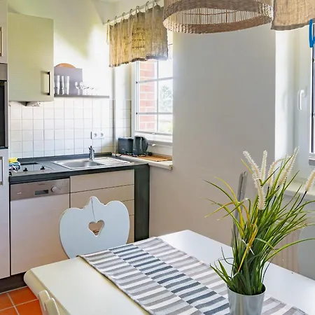 Appartement Am Gutspark Drankse Kuestenklee Dranske